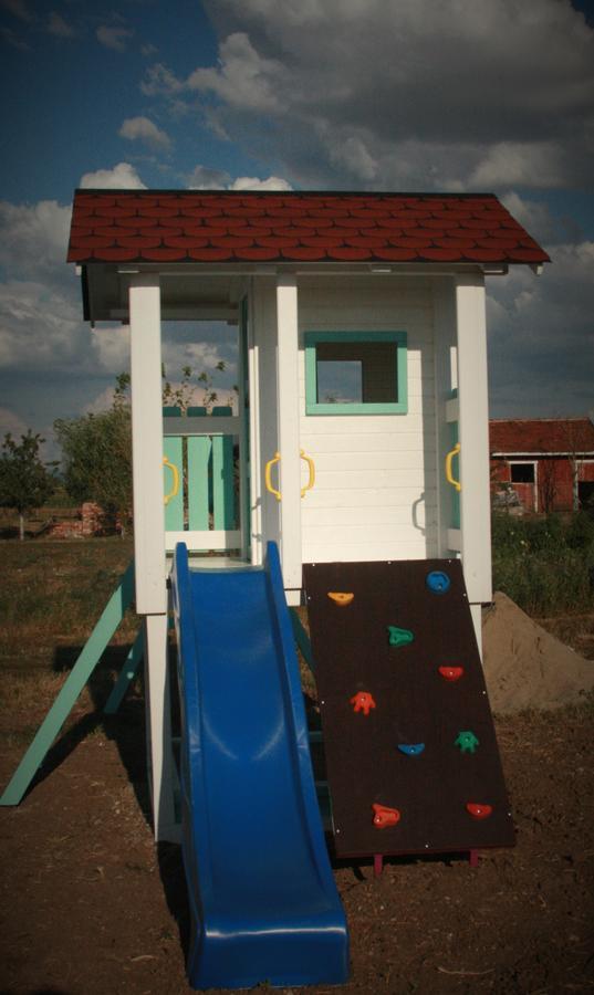 Fragaria Hotel Zimandcuz Екстериор снимка